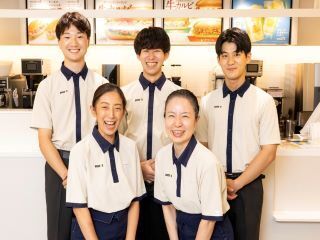 ドトールで仕事をしている人