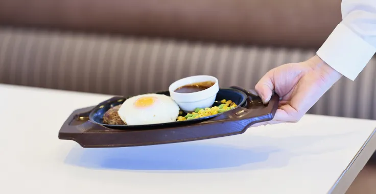 ガストのバイトの口コミや評判とは？仕事内容やきつさについてご紹介！